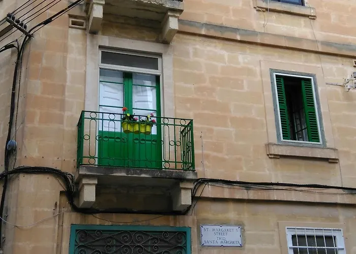 Ascot Flats Apartment